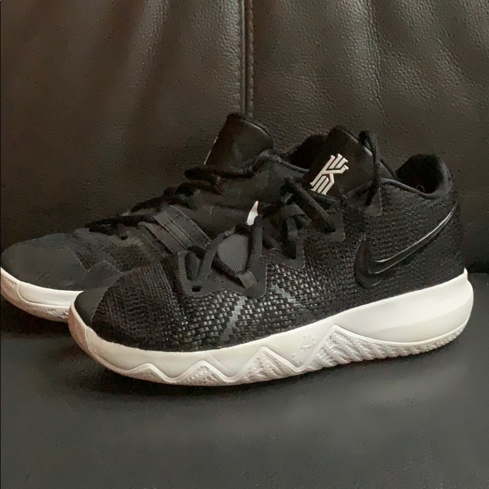 Size 6 1/2 Nike Kyrie